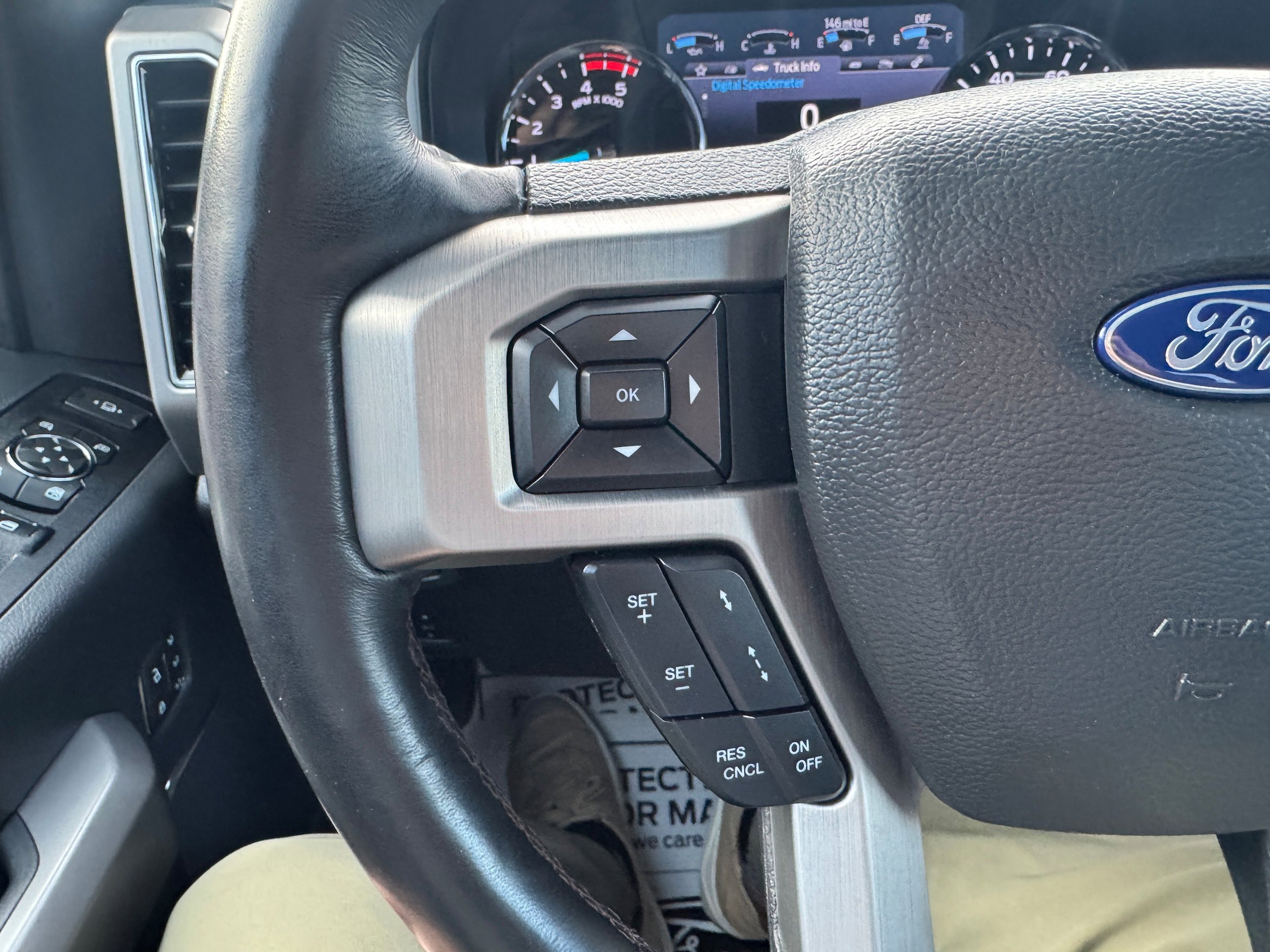 Used 2022 Ford F350 Platinum w/ FX4 Off-Road Package AWD/4WD image 10