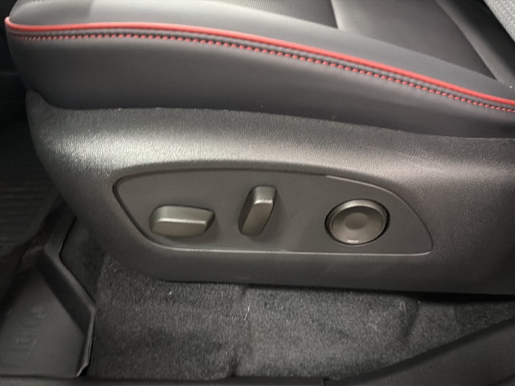 New 2027 Chevrolet Traverse RS w/ LPO, Floor Liner Package AWD/4WD image 26