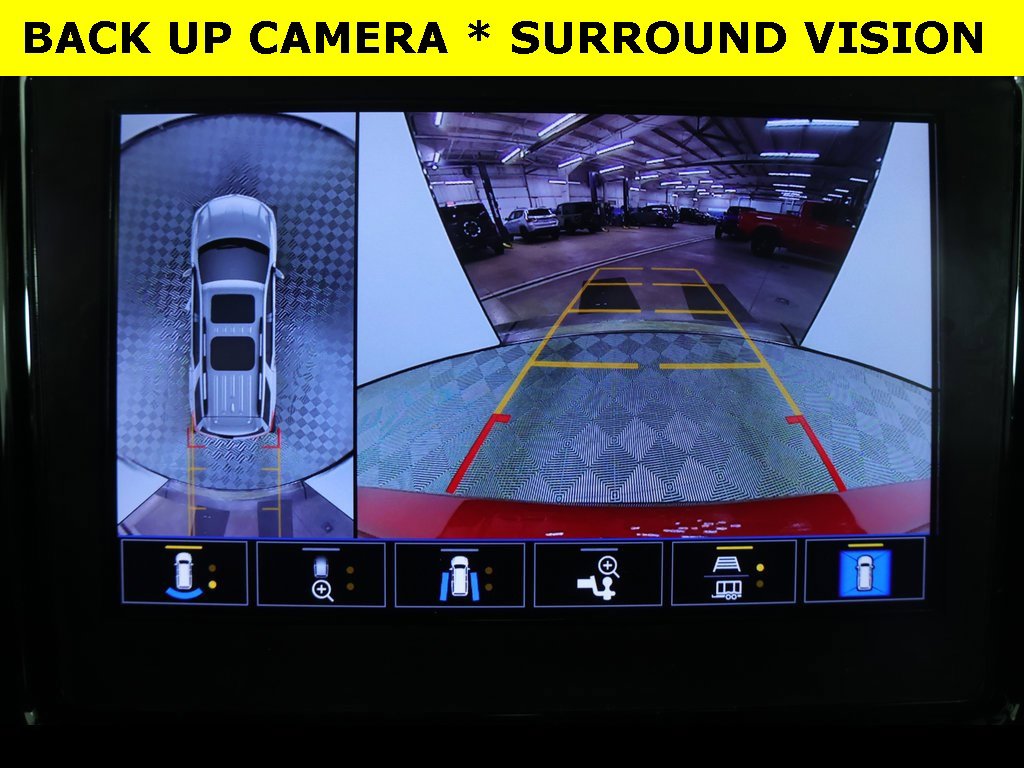 Used 2023 Chevrolet Traverse LT image 8