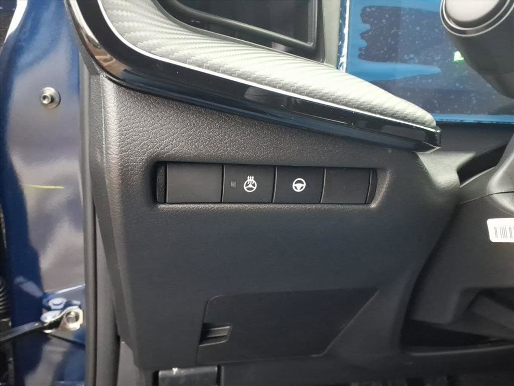 New 2026 Nissan Kicks SR image 19