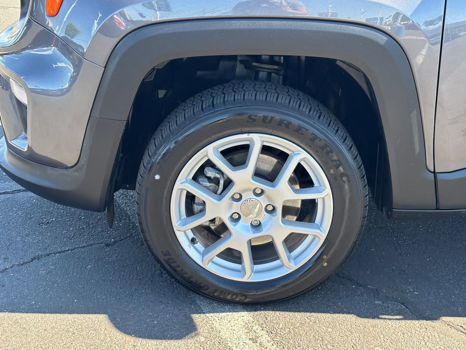 Used 2019 Jeep Renegade Latitude w/ Popular Equipment Group image 11