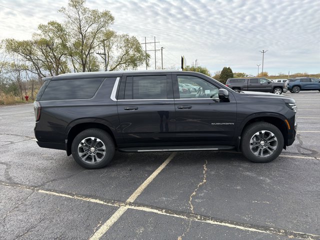 New 2026 Chevrolet Suburban LT image 4
