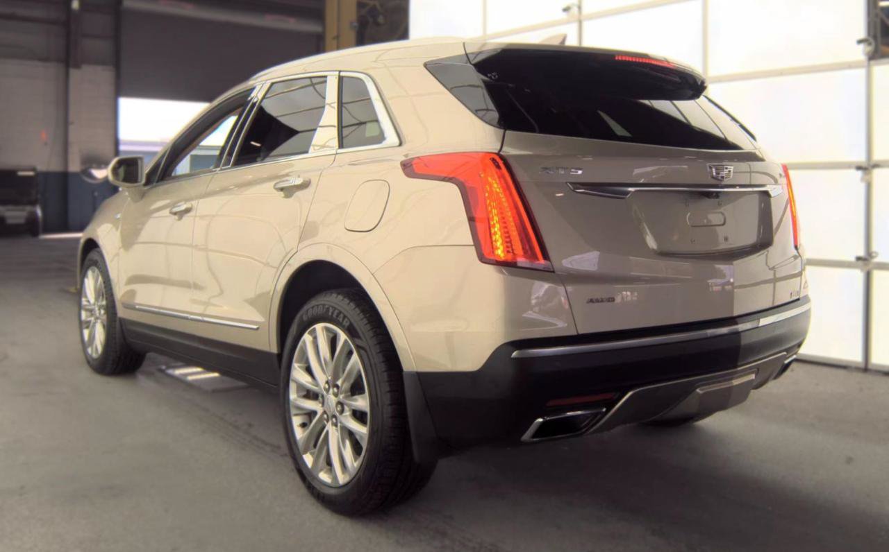 Used 2017 Cadillac XT5 Platinum AWD/4WD image 8