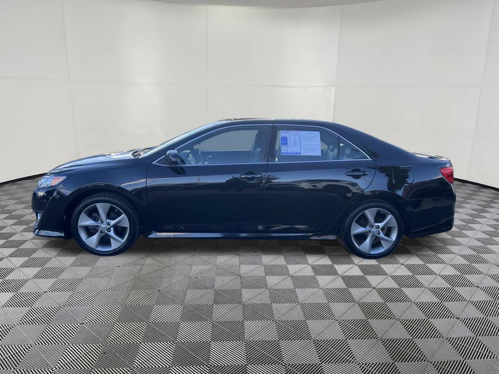 Used 2012 Toyota Camry SE FWD image 4