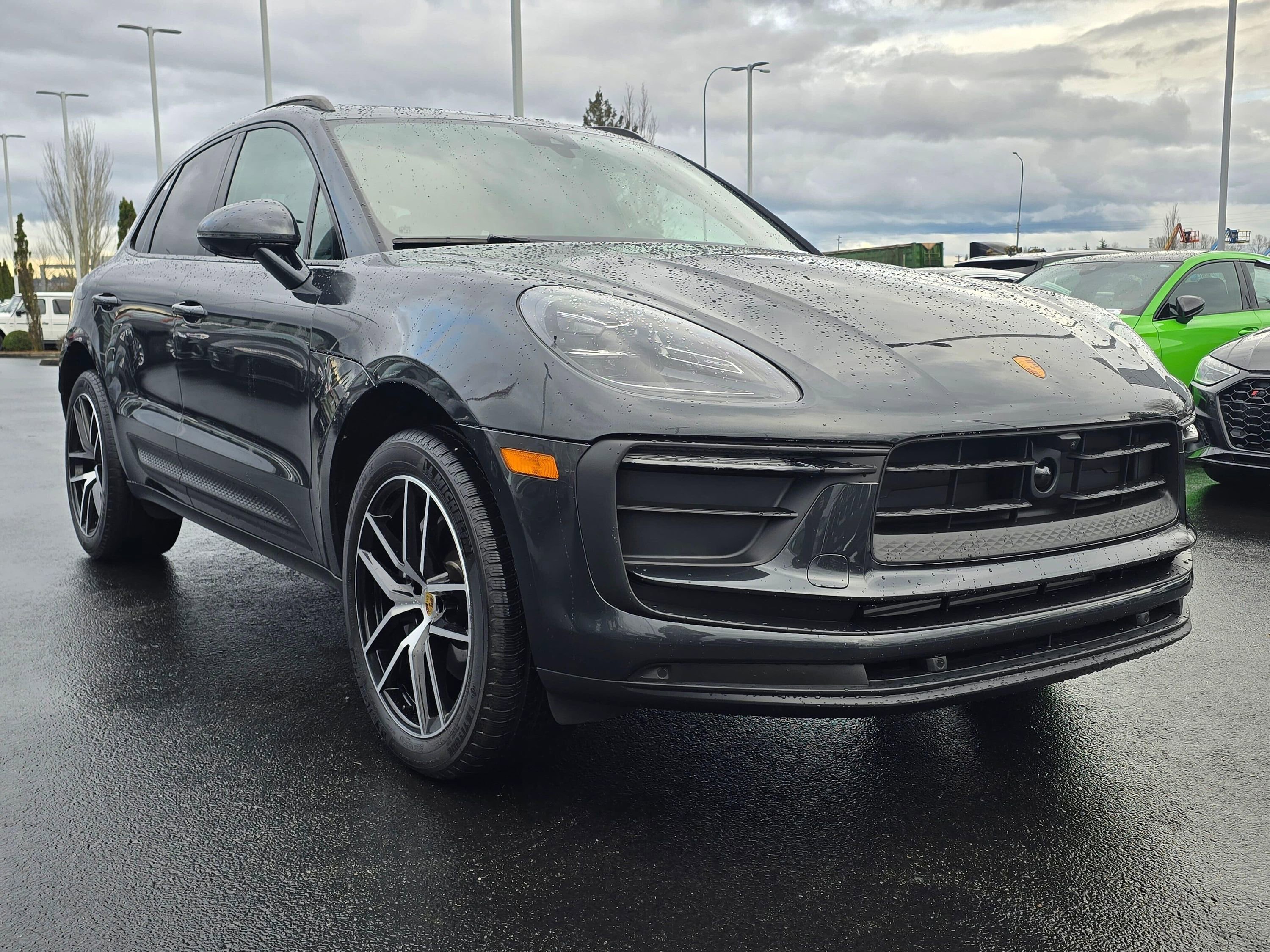 Used 2025 Porsche Macan image 8