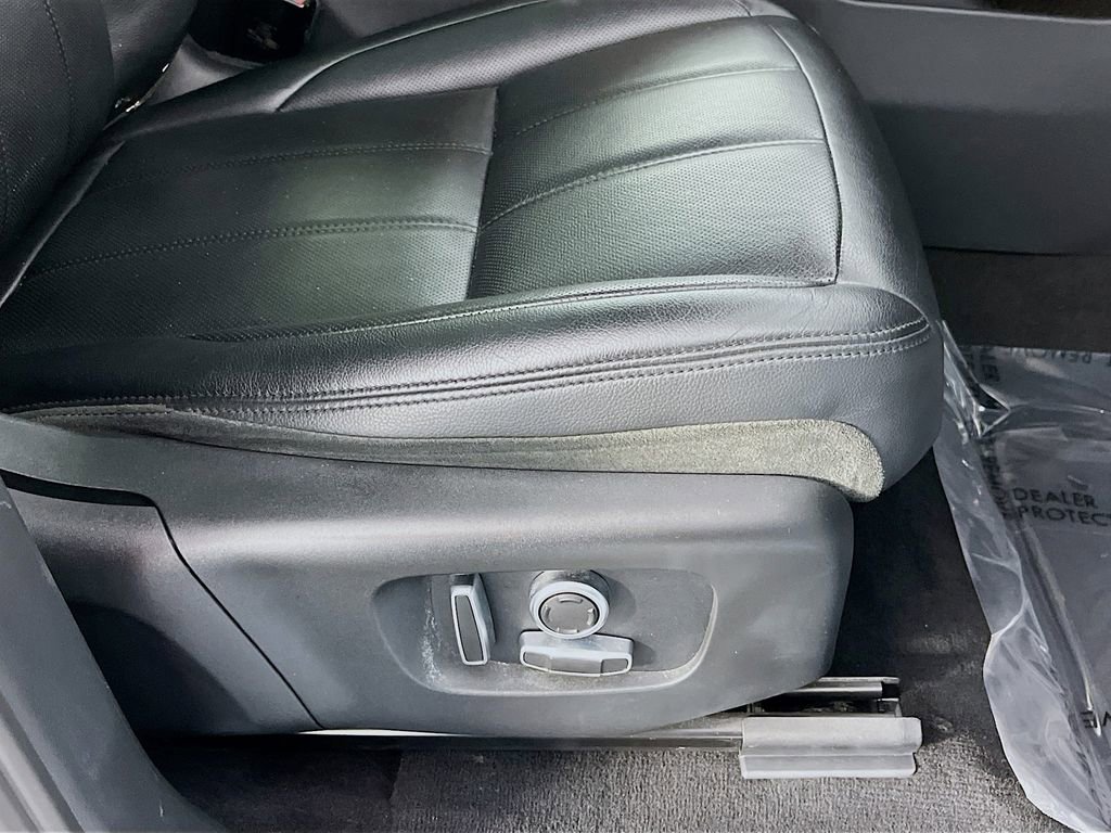 Used 2021 Land Rover Range Rover Evoque R-Dynamic SE image 34