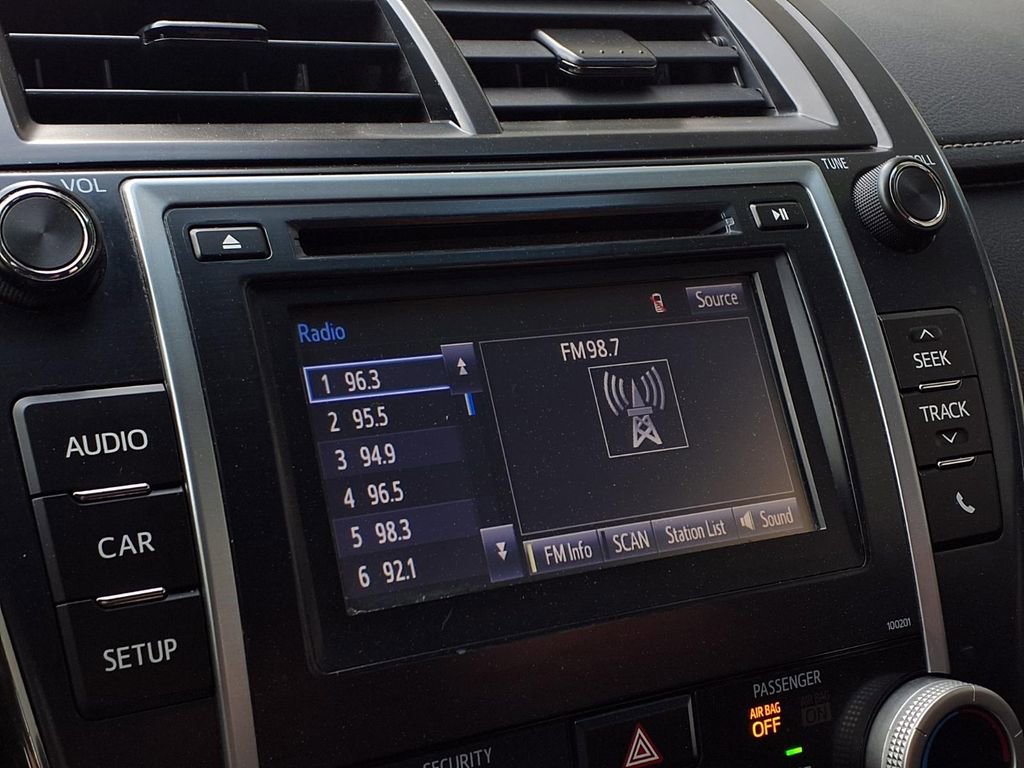 Used 2014 Toyota Camry SE image 6