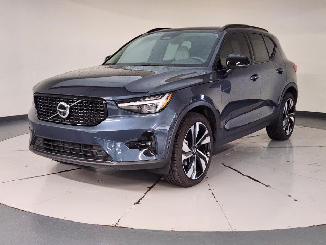 Certified 2026 Volvo XC40 B5 Ultra w/ Protection Package Premier