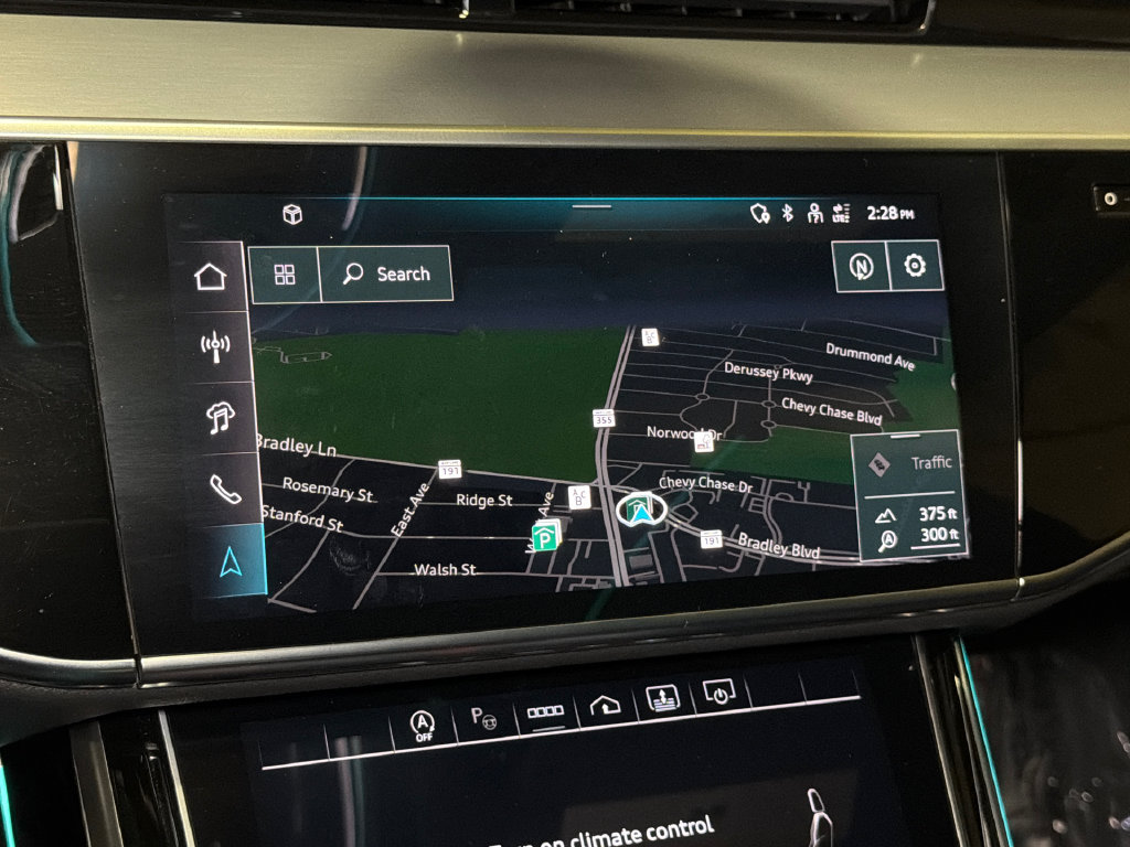 Used 2024 Audi S8 AWD/4WD image 26