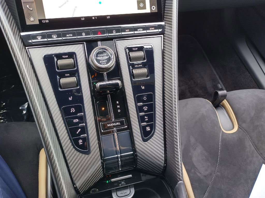 Used 2024 Aston Martin DB12 Coupe image 17