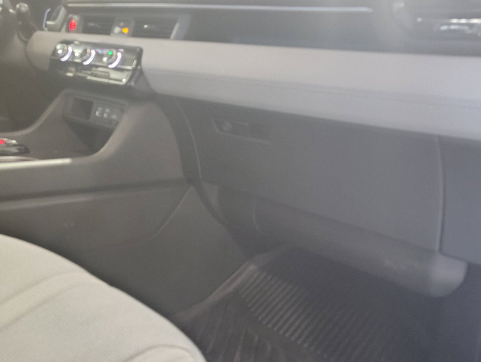 Used 2023 Honda Pilot LX image 39