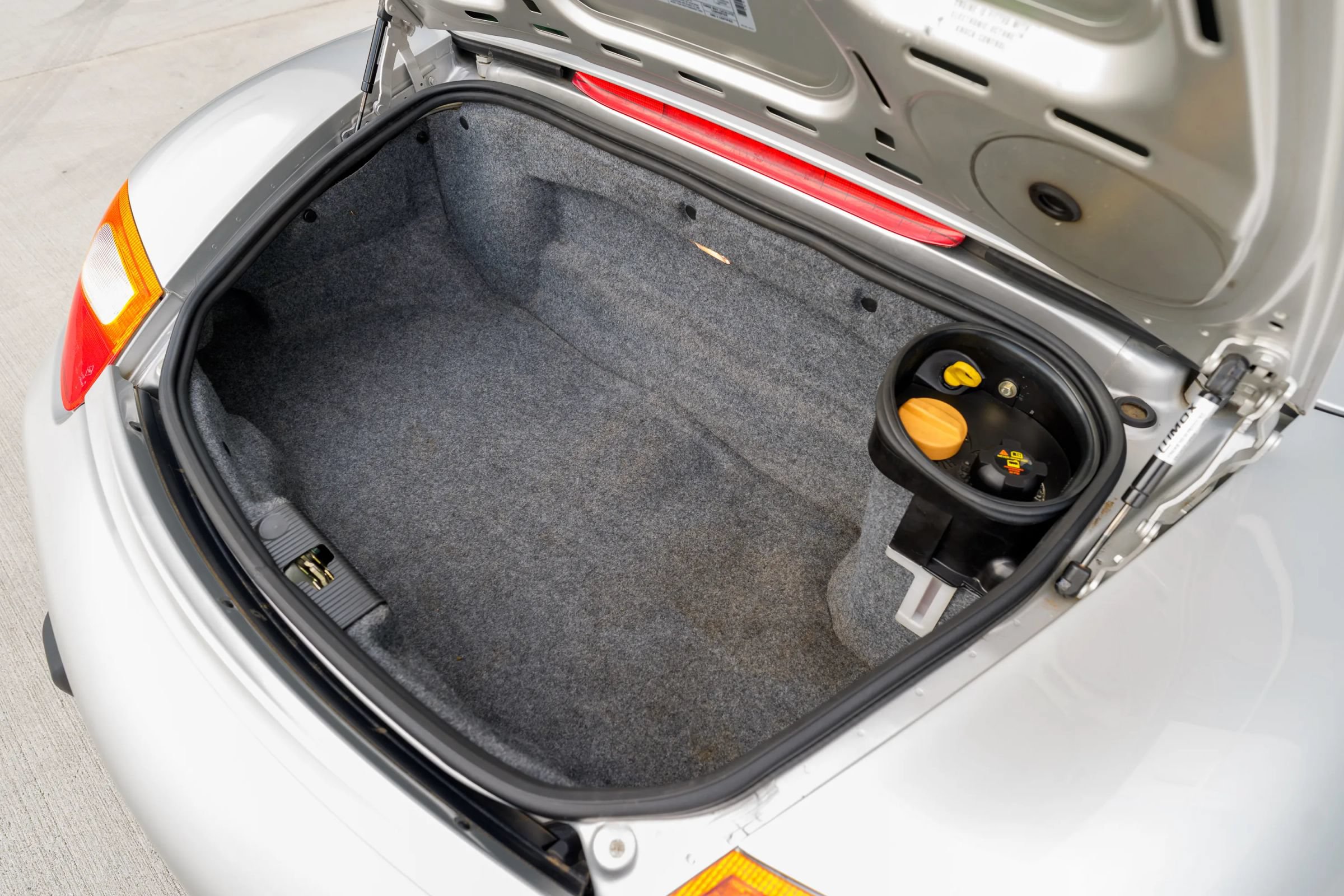 Used 1999 Porsche Boxster RWD image 50