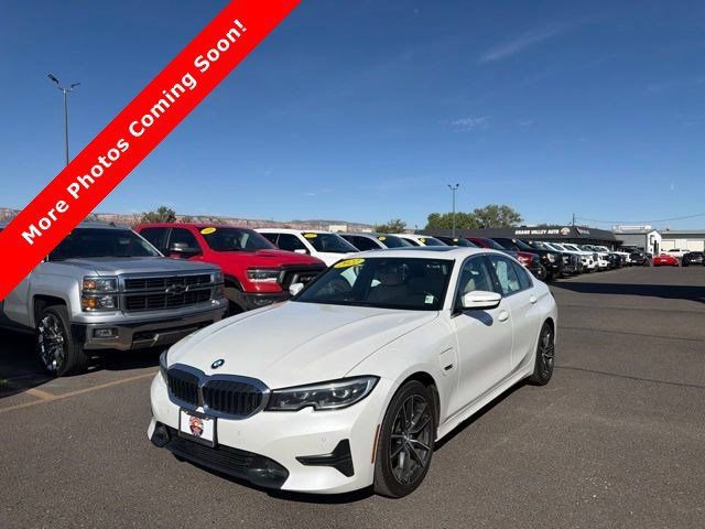 Used 2022 BMW 330e xDrive w/ Driving Assistance Package AWD/4WD image 3