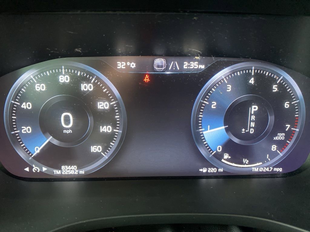 Used 2021 Volvo XC60 T6 Momentum image 7