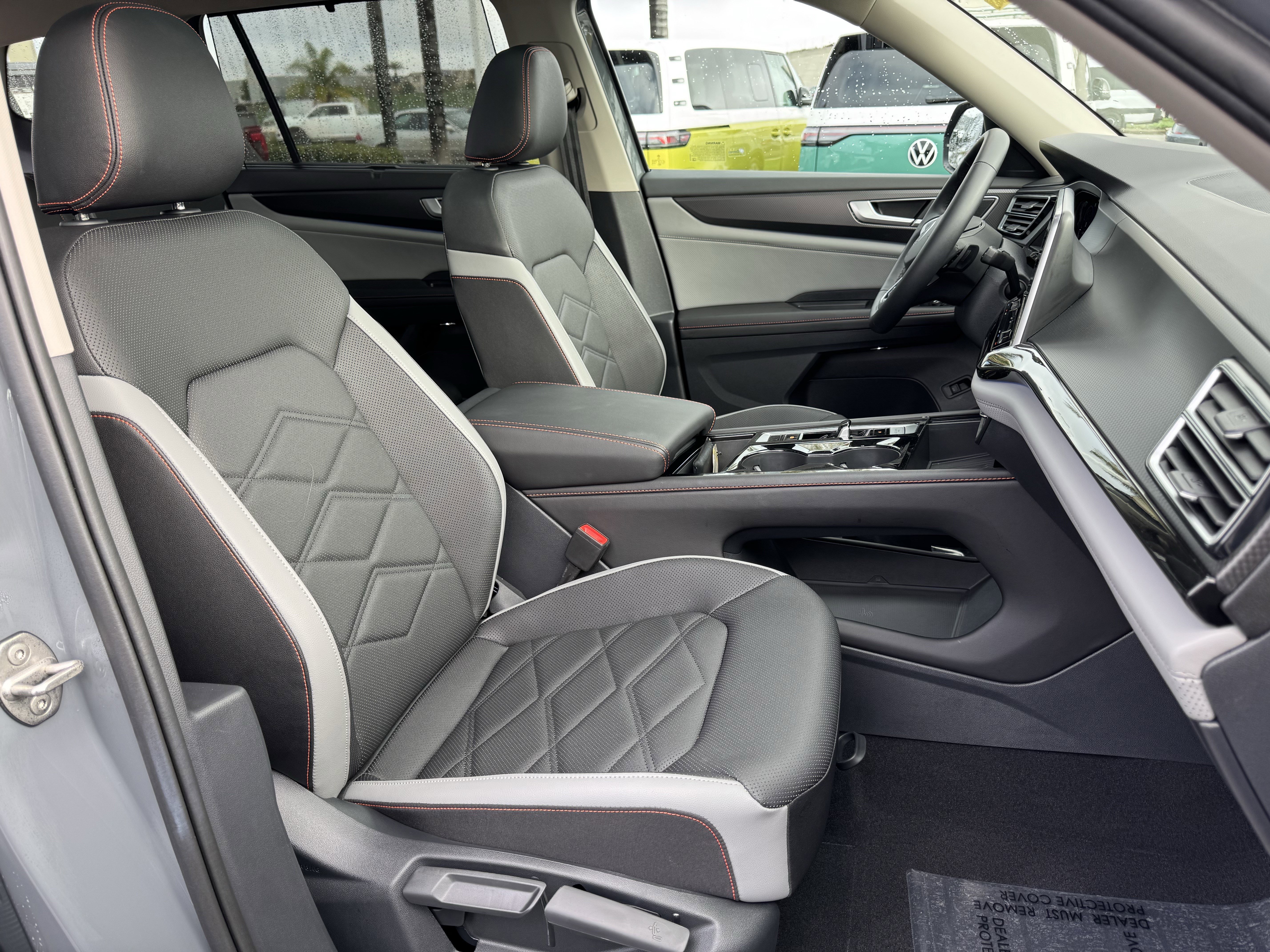 Used 2025 Volkswagen Atlas Peak Edition SE image 39