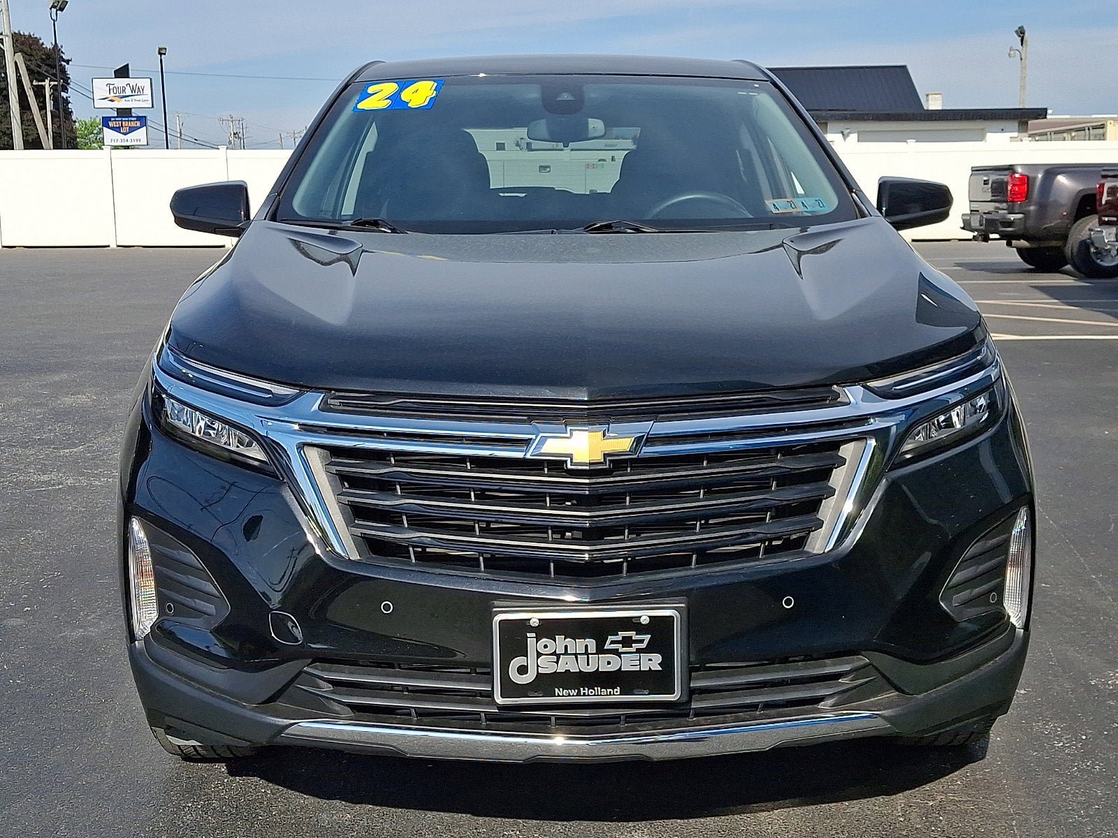 Used 2024 Chevrolet Equinox LT w/ LPO, Floor Liner Package AWD/4WD image 2