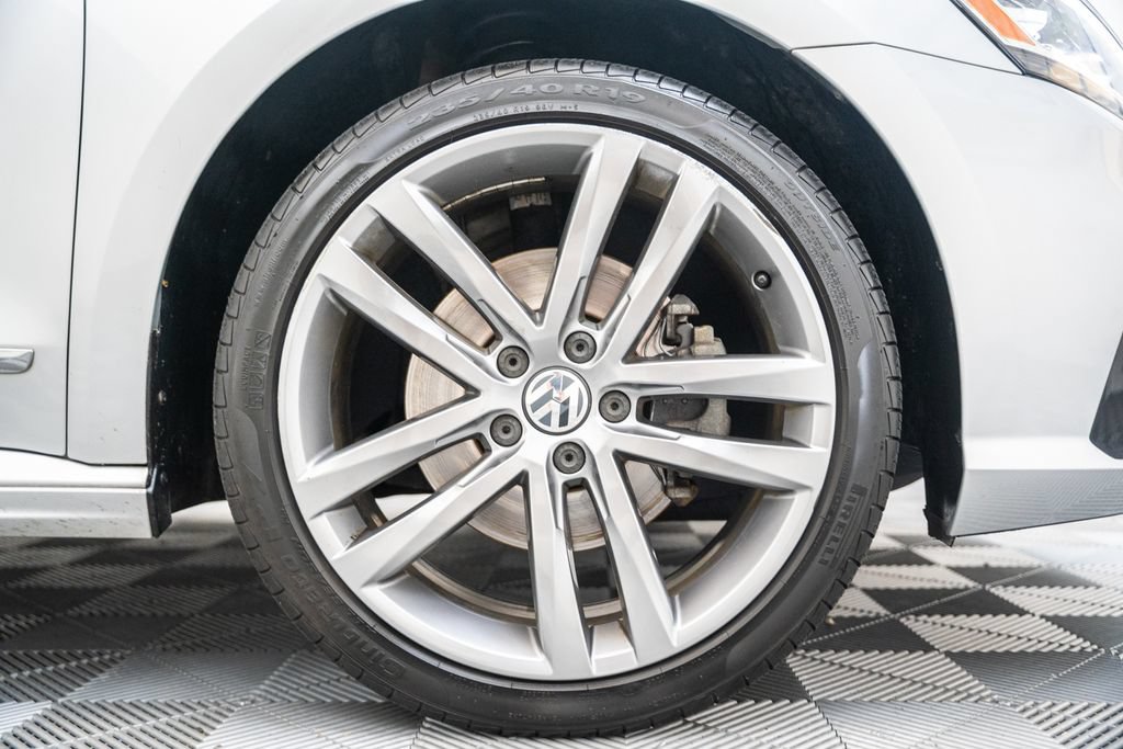 Used 2016 Volkswagen Passat 1.8T R-Line w/ R-Line Lighting Package FWD image 18