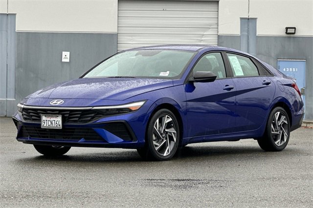 Used 2025 Hyundai Elantra SEL image 8