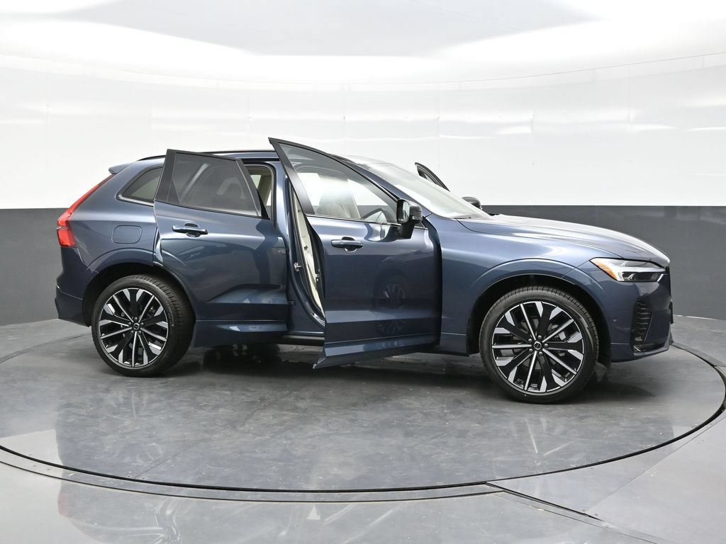 New 2026 Volvo XC60 B5 Ultra w/ Climate Package AWD/4WD image 31