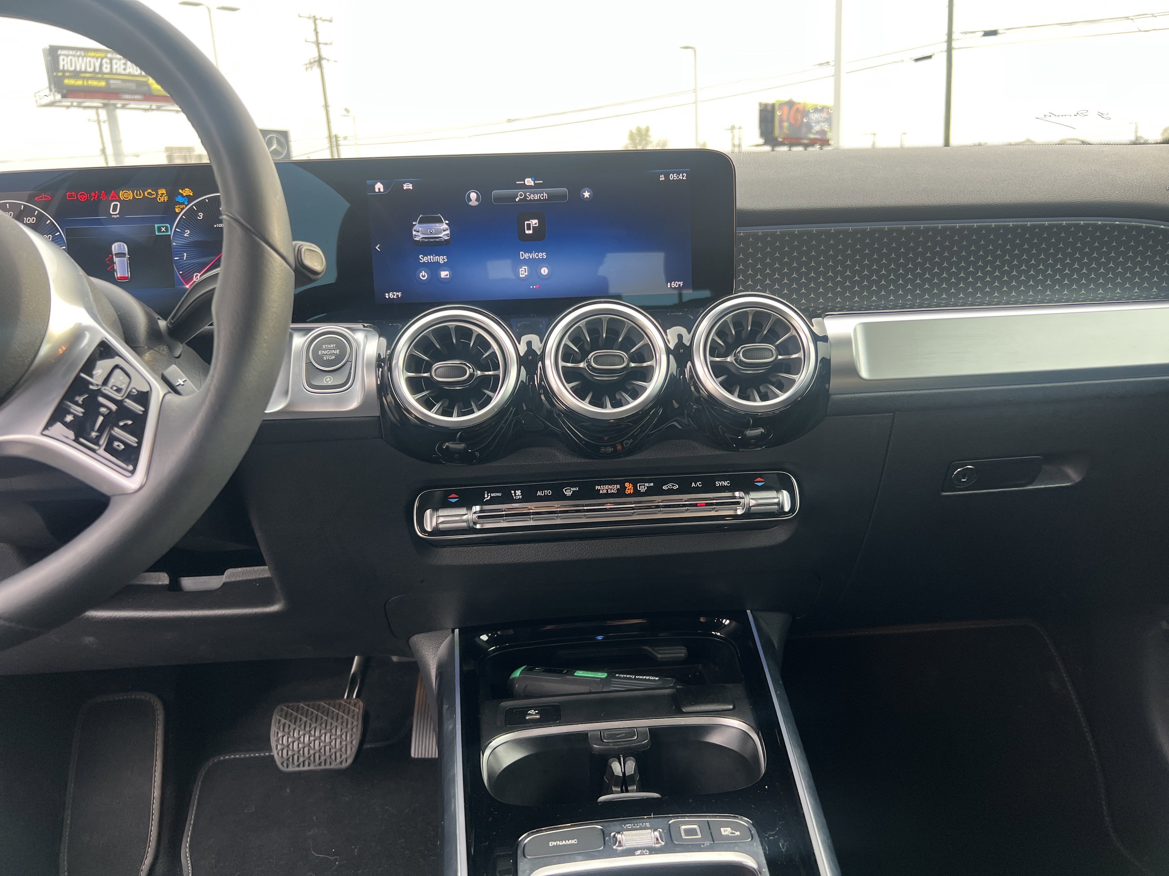 Used 2025 Mercedes-Benz GLB 250 image 32