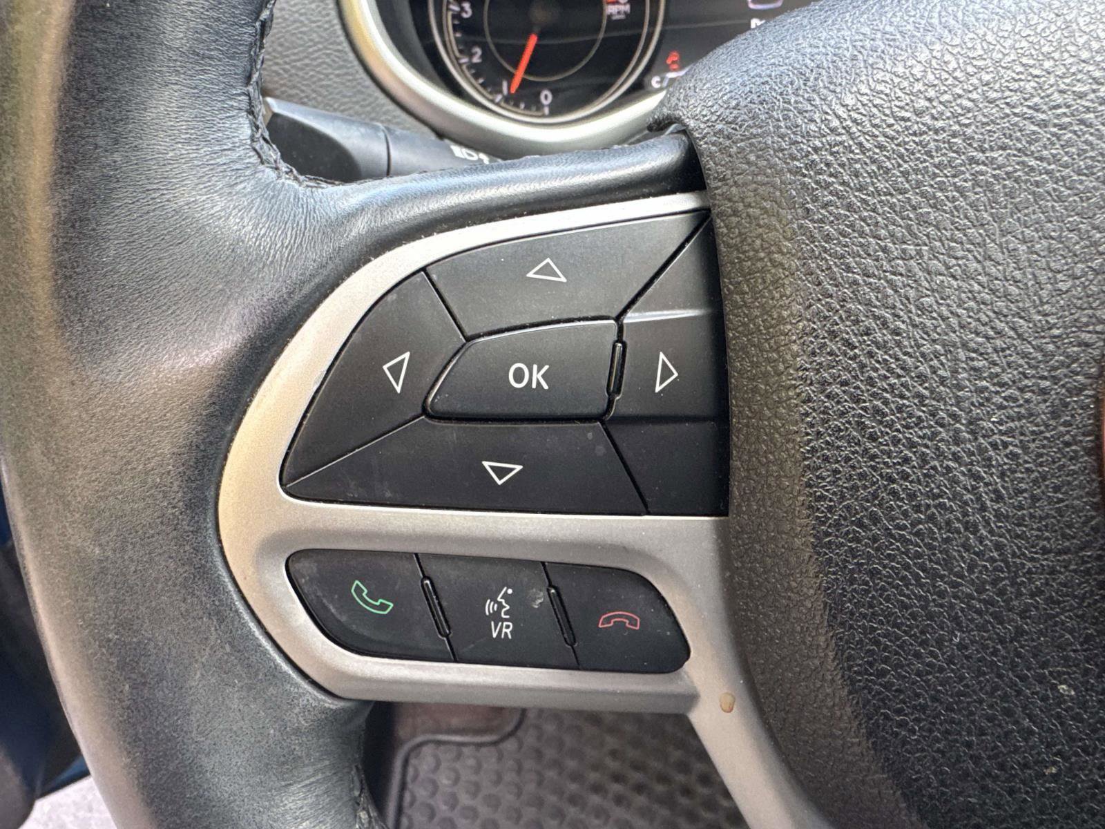 Used 2017 Jeep Cherokee Trailhawk image 21