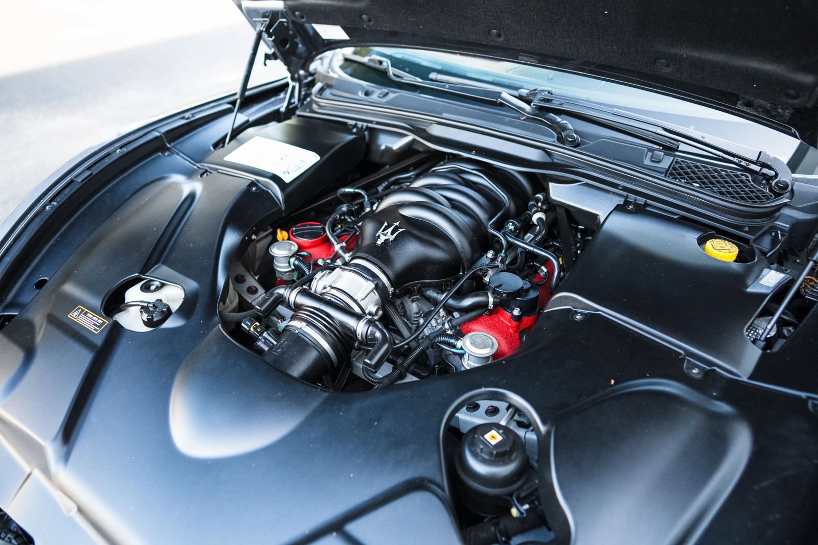 Used 2015 Maserati GranTurismo MC RWD image 27