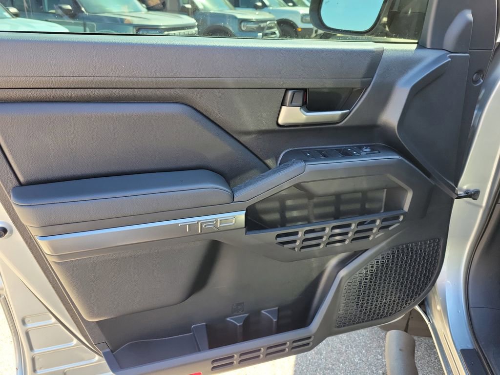 Used 2024 Toyota Tacoma TRD Off-Road image 15