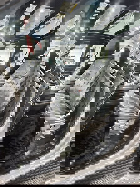 Used 2018 Ford Expedition XLT w/ Equipment Group 202A AWD/4WD image 7