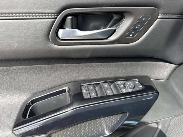 New 2026 Nissan Pathfinder Platinum FWD image 23