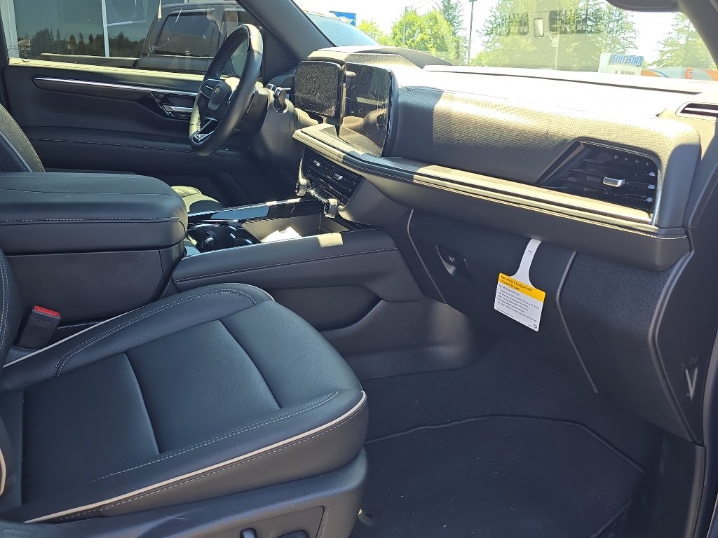 Used 2026 Chevrolet Tahoe Premier AWD/4WD image 15