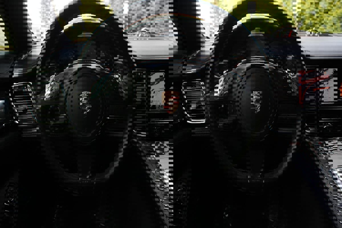 Used 2013 Porsche Panamera GTS image 21