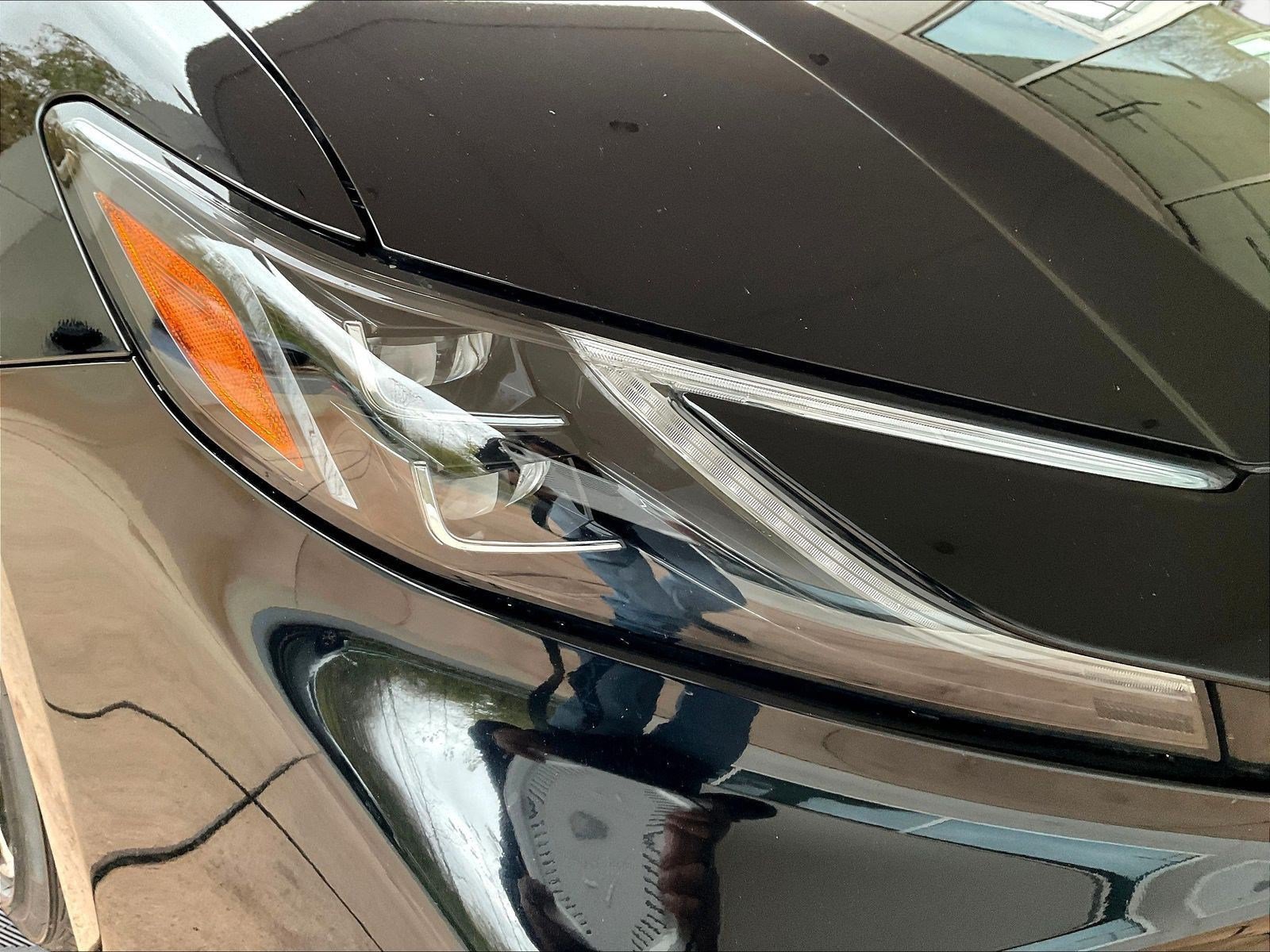 Used 2025 Toyota Camry XLE AWD/4WD image 30