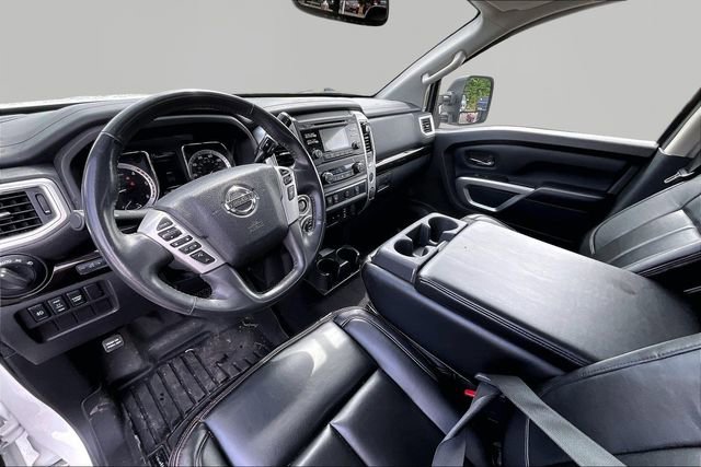 Used 2017 Nissan Titan SV AWD/4WD image 7
