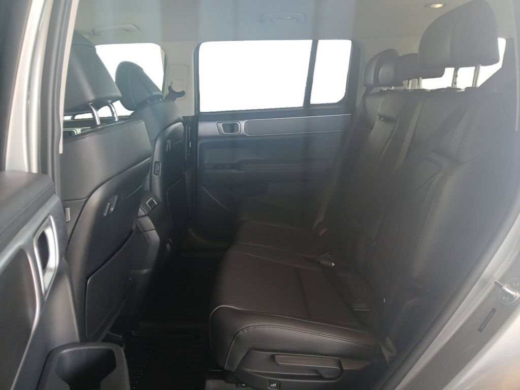 Certified 2025 Hyundai Santa Fe SEL FWD image 16