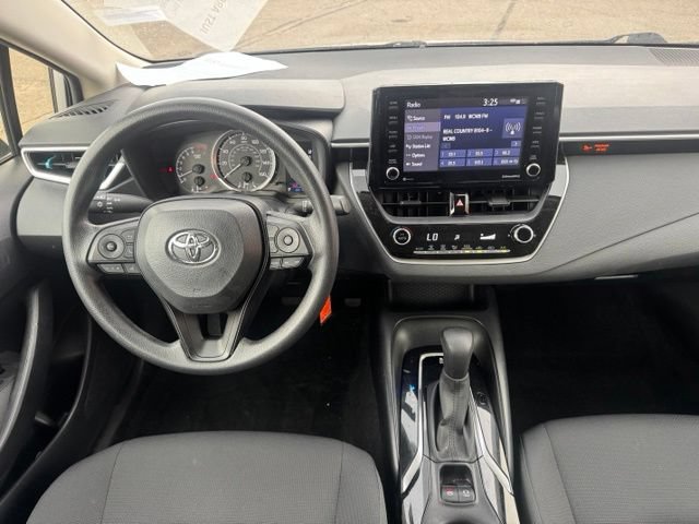 Used 2022 Toyota Corolla LE FWD image 17