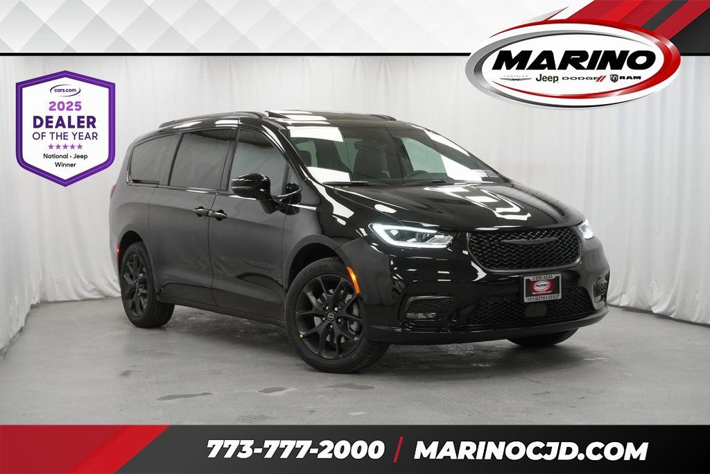 New 2026 Chrysler Pacifica Limited w/ S Appearance Package