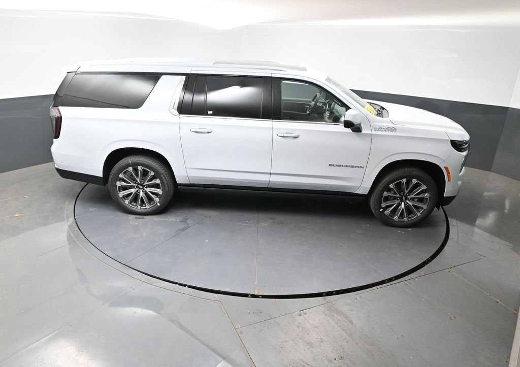 New 2026 Chevrolet Suburban High Country AWD/4WD image 31