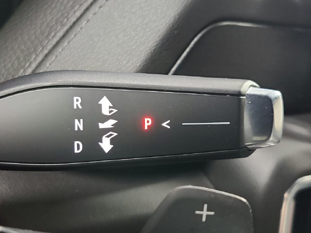 Used 2025 GMC Yukon Denali RWD image 26