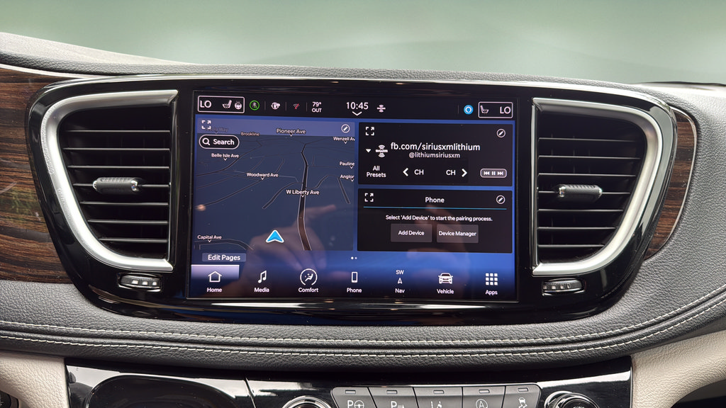 Used 2022 Chrysler Pacifica Limited FWD image 30