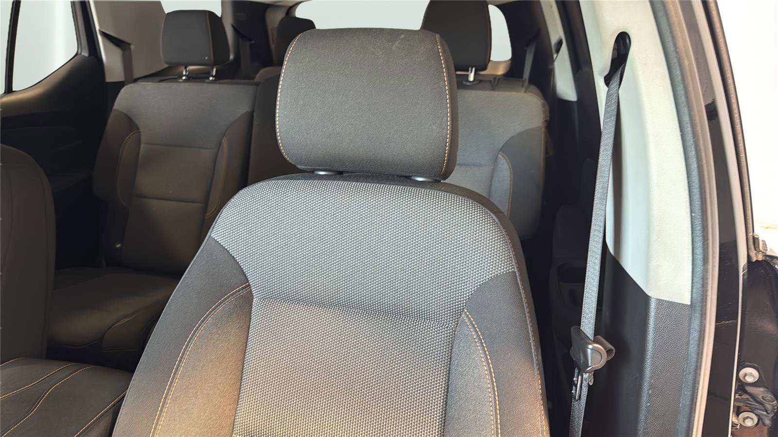 Used 2021 Chevrolet Traverse LS image 21