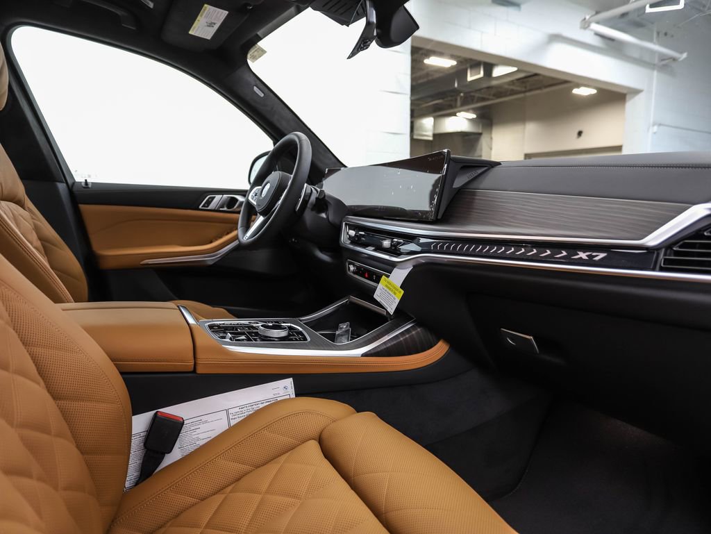 Used 2025 BMW X7 xDrive40i w/ Executive Package image 34