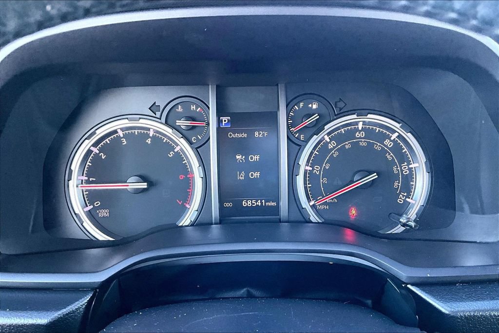 Used 2022 Toyota 4Runner TRD Off-Road AWD/4WD image 13