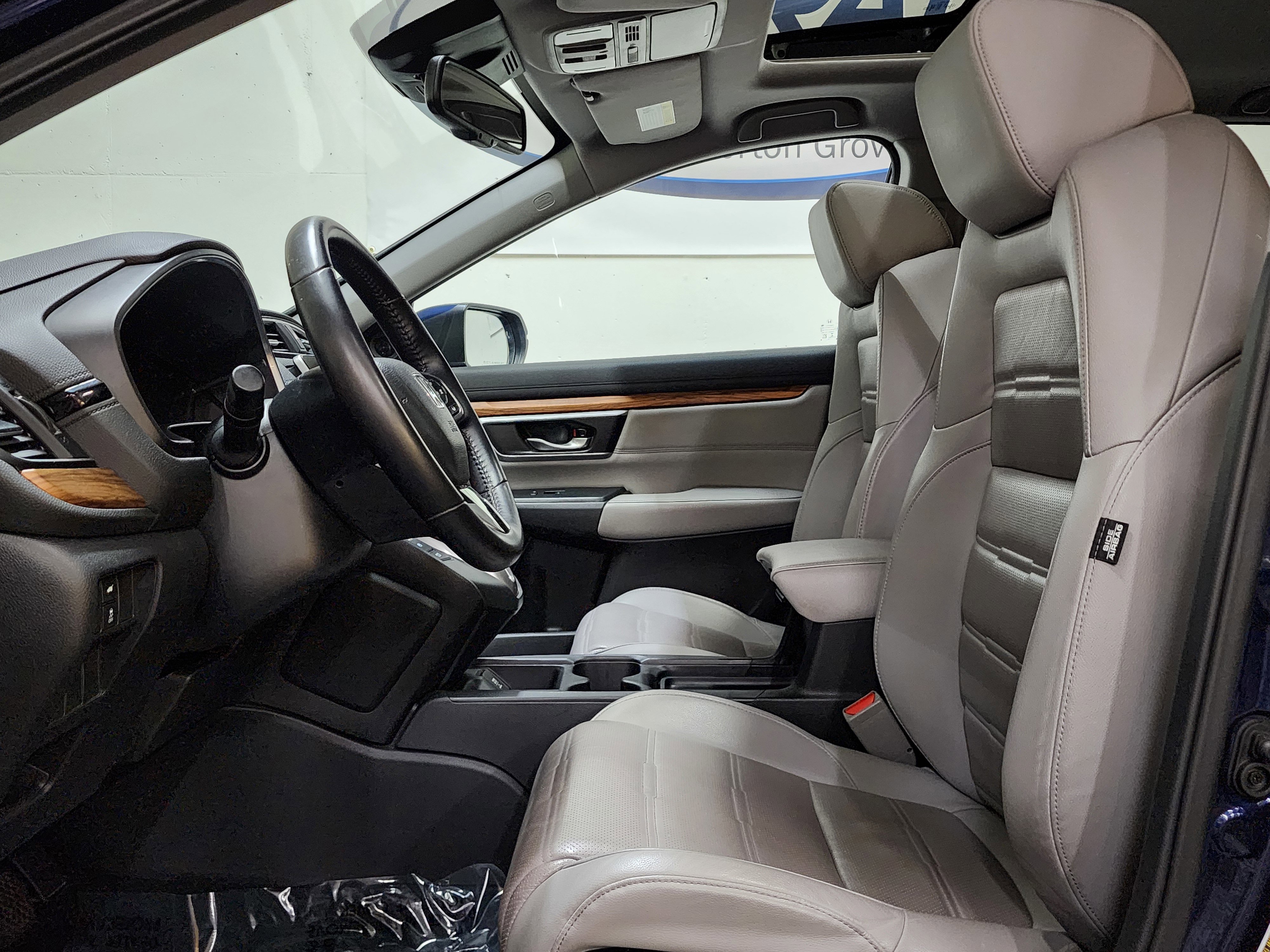 Used 2018 Honda CR-V Touring image 14