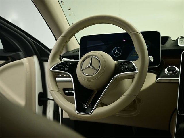 Used 2022 Mercedes-Benz S 580 4MATIC Sedan w/ Rear Seat Package image 13