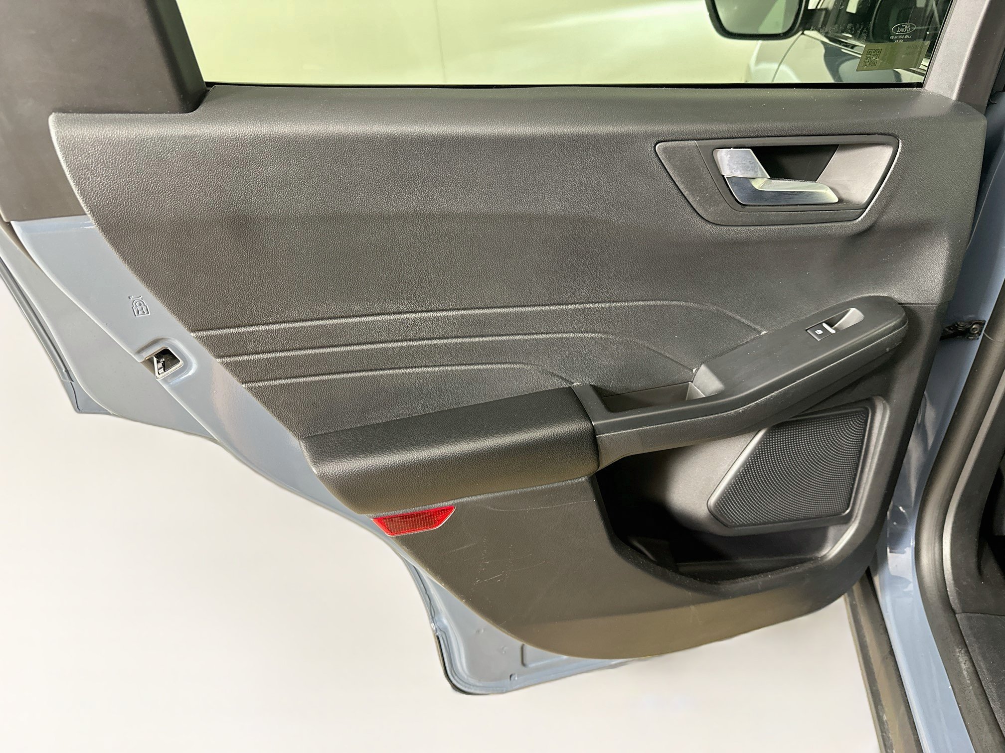 Used 2025 Ford Escape Platinum AWD/4WD image 27