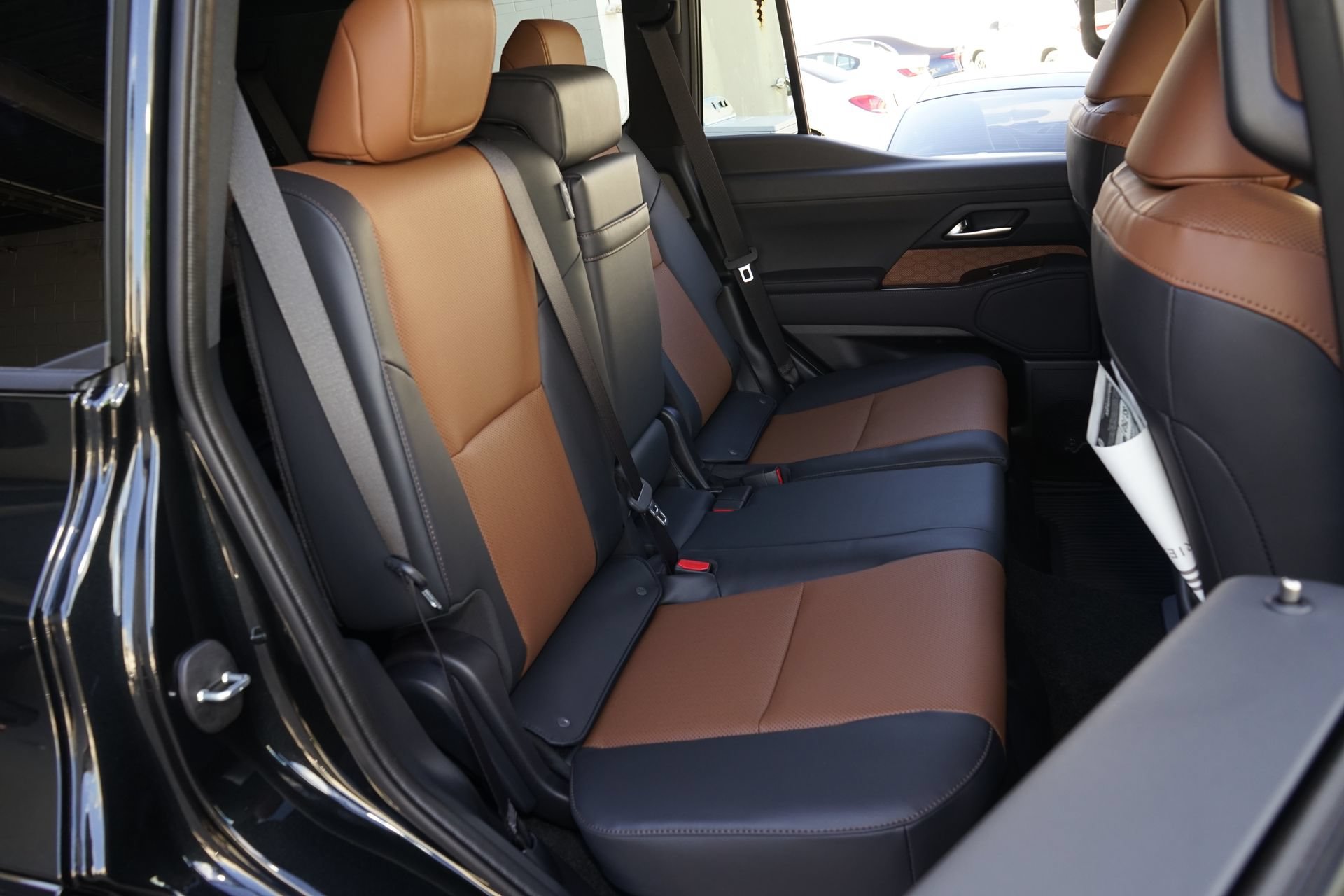 Used 2026 Lexus GX 550 w/ Accessory Package (2T) AWD/4WD image 18