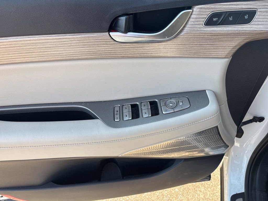 Used 2021 Hyundai Palisade Limited w/ Winter Package image 10