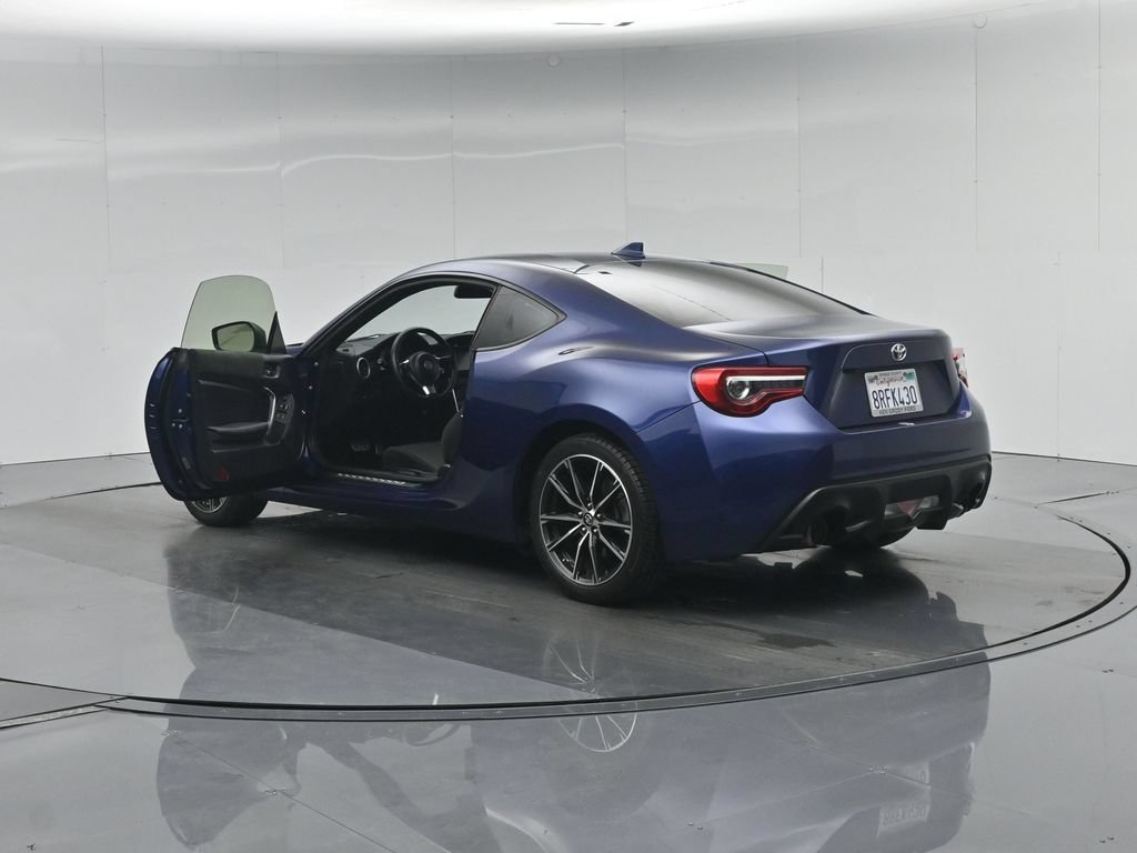 Used 2020 Toyota 86 RWD image 32