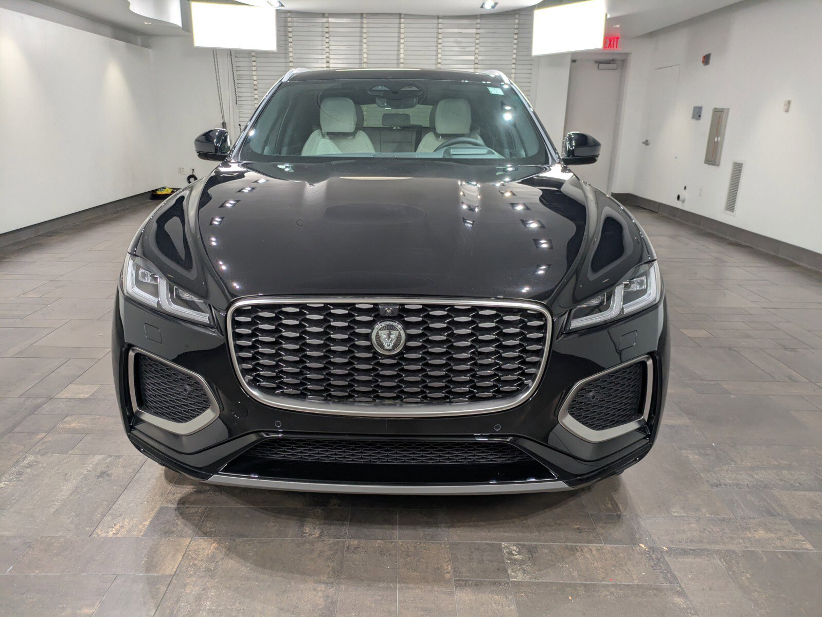 New 2026 Jaguar F-PACE R-Dynamic S image 2