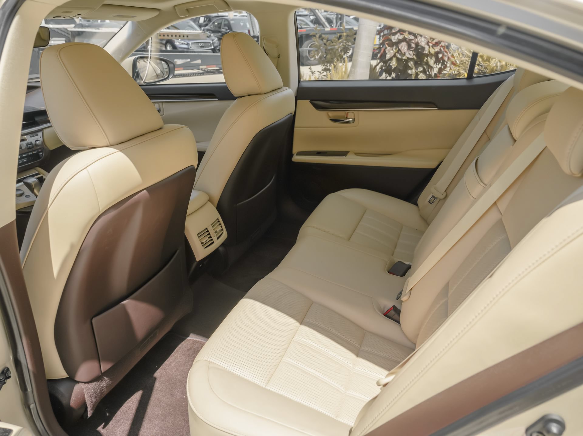 Used 2018 Lexus ES 350 w/ Luxury Package w/Wood Trim FWD image 18